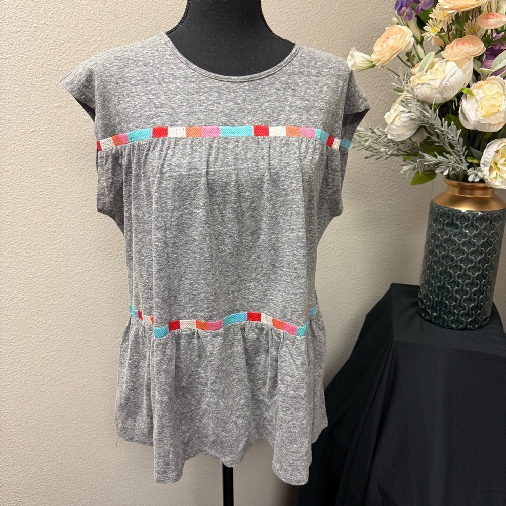 Savanna Jane Gray Embroidered Boho Top M Cap Sleeve Peplum Tunic Southwest Chic